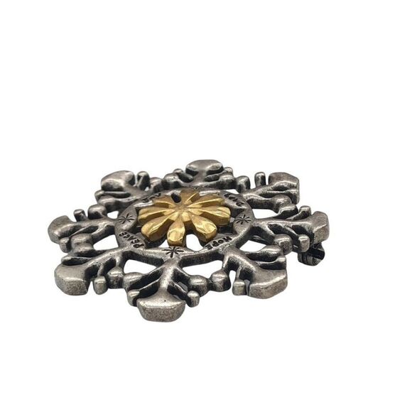 1997 Vintage Snowflake Pin Silver Gold Peace Joy.. - Picture 10 of 10